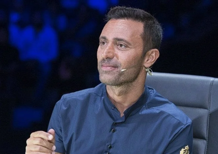 Mustafa Sandal öptü, sarıldı, dans etti!