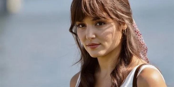 Hande Erçel eleştiri yağmuruna tutuldu!