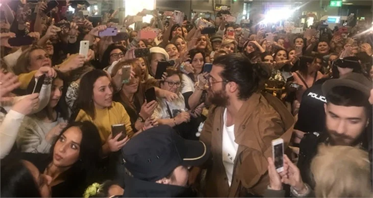 Can Yaman, Madrid'i de karıştırdı! Tam 2 bin kişi...