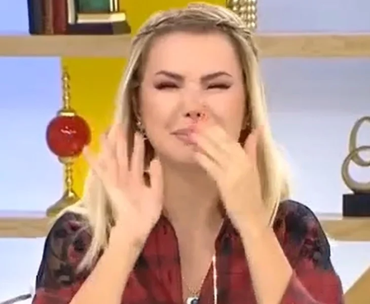 Ece Erken gözyaşlarını tutamadı: "Yaşadığım en zor dakikalar..."