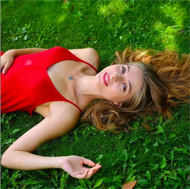 Hercai'nin sinsi Yaren'inden yazlık pozlar!