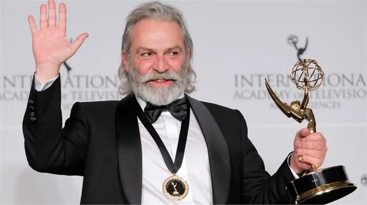 Haluk Bilginer'e En İyi Erkek Oyuncu ödülü!