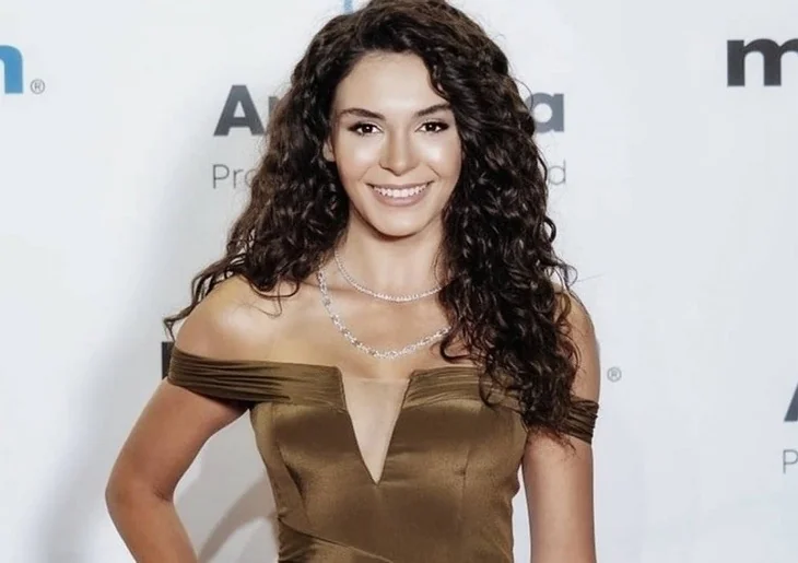 'Hercai'nin Reyyan'ı Ebru Şahin'den alkışlanacak hareket!