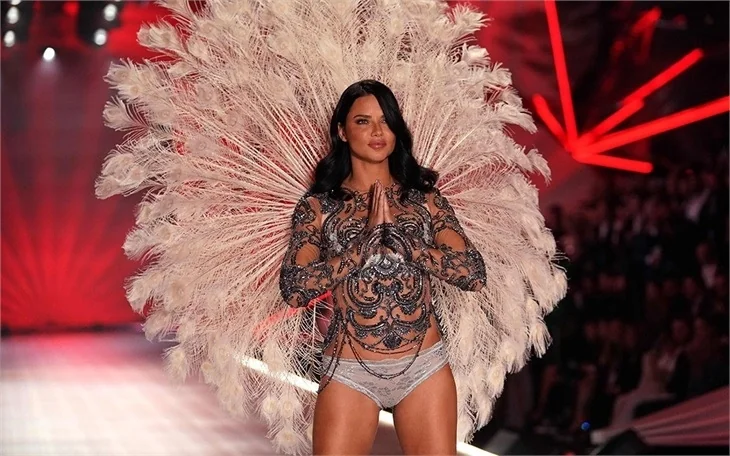 Adriana Lima o Türk'ü hala unutamamış!