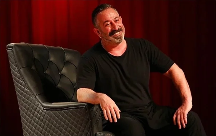 Cem Yılmaz'a açtığı dava reddedilince gözyaşlarına boğuldu!