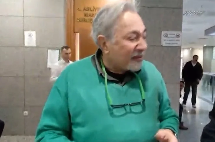 Cem Yılmaz'a açtığı dava reddedilince gözyaşlarına boğuldu!