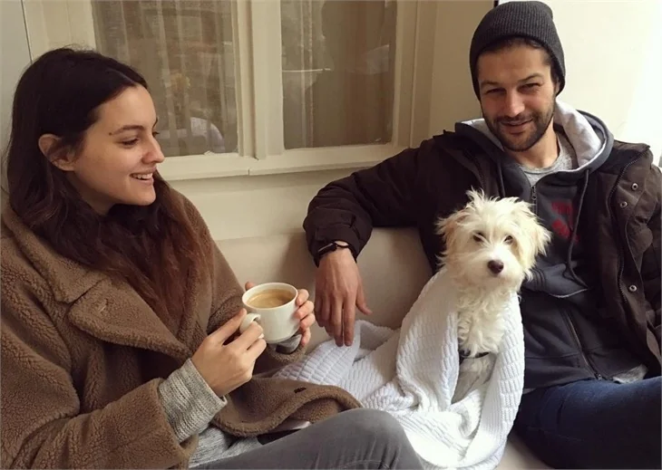 Oğulcan Engin ve Leyla Feray samimi bir şekilde...