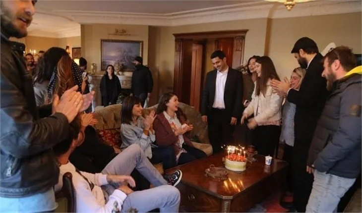Burcu Özberk'e 'Afili Aşk' setinde sürpriz!