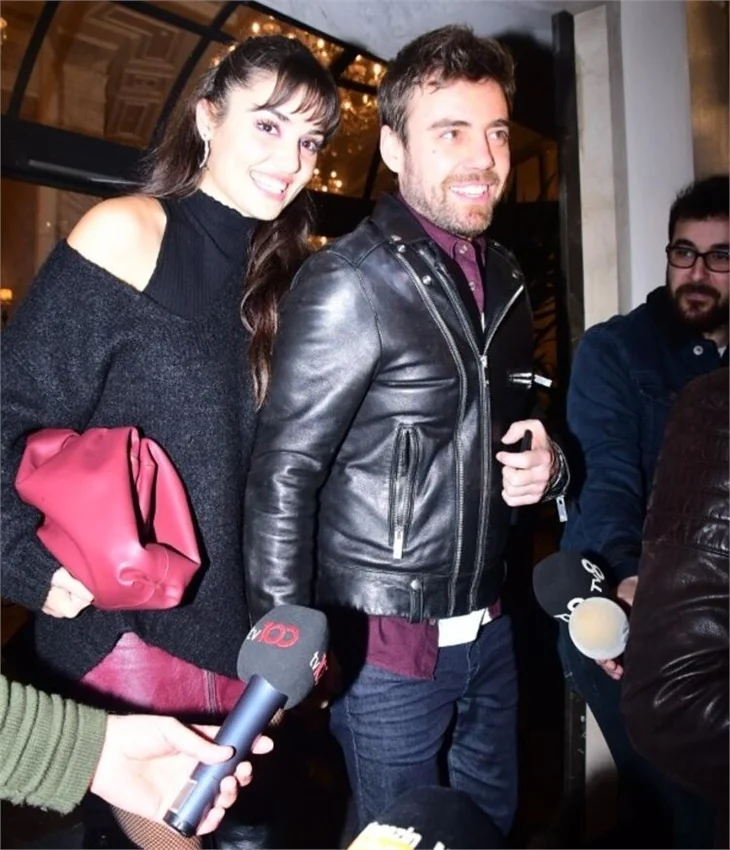 Hande Erçel, Burcu Özberk'i yalnız bırakmadı!