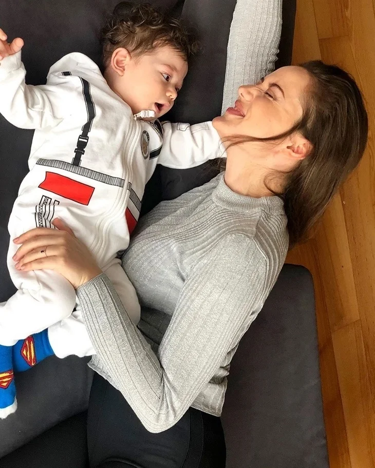 Fahriye Evcen, oğlu Karan'ı paylaştı!
