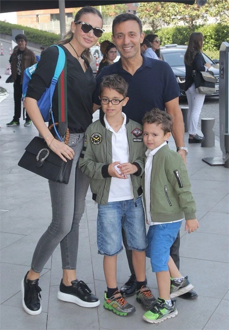 Emina Jahovic ile Mustafa Sandal yeni yıla birlikte girecek!