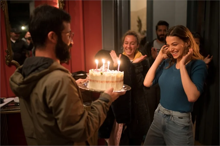 Leyla Tanlar'a sette sürpriz kutlama!