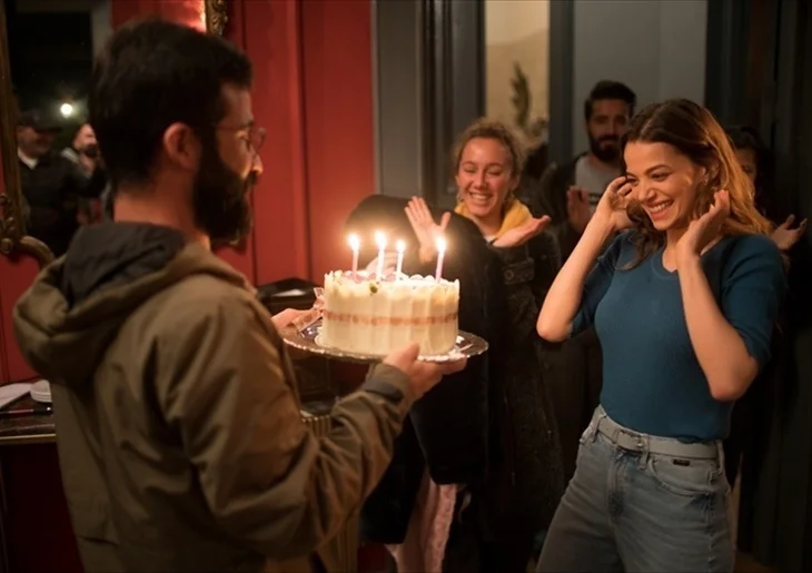 Leyla Tanlar'a doğum günü sürprizi!