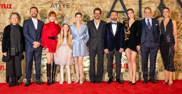 'Atiye'nin galasına ünlü akını!