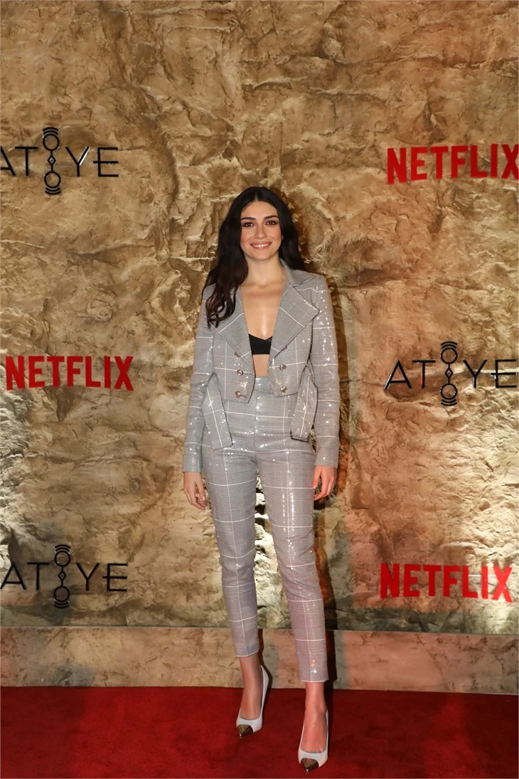 'Atiye'nin galasına ünlü akını!