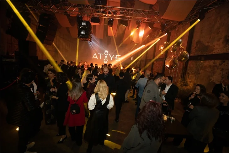 'Atiye'nin galasına ünlü akını!