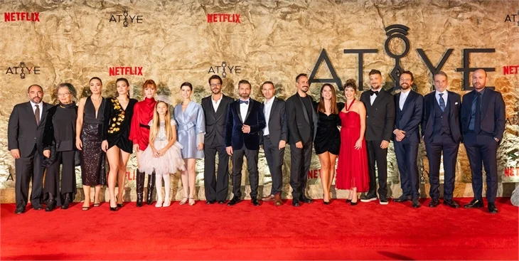 'Atiye'nin galasına ünlü akını!