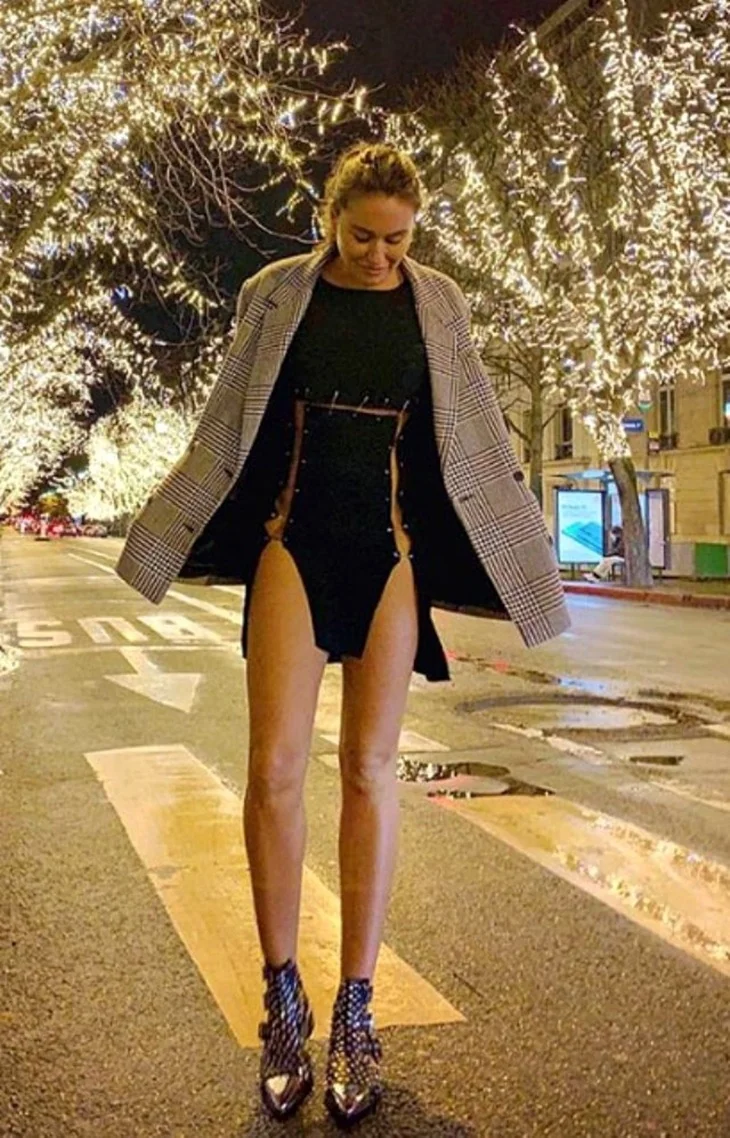 Eda Taşpınar'dan kış günü seksi poz!