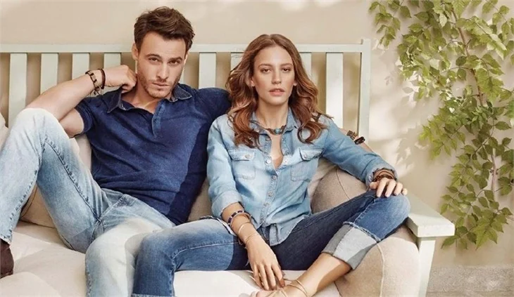 Serenay Sarıkaya ve Kerem Bürsin barışmış olabilir!