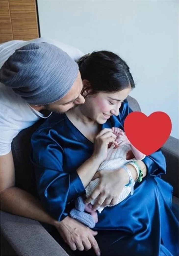 Hazal Kaya, Fikret Ali'yi paylaştı!