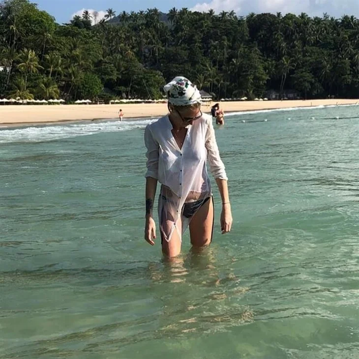 Derin Mermerci boşandıktan sonra soluğu Phuket’te aldı!