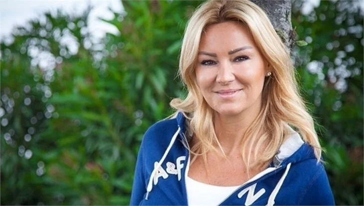 Pınar Altuğ takipçisine yine cevap verdi!