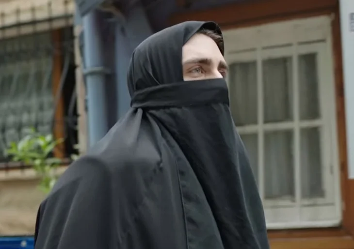 'Afili Aşk'ta Kerem şekilden şekile giriyor!