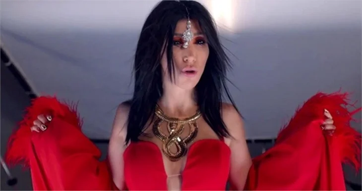 Hande Yener o şarkıcıları eleştirdi! "Üretemiyorlar"