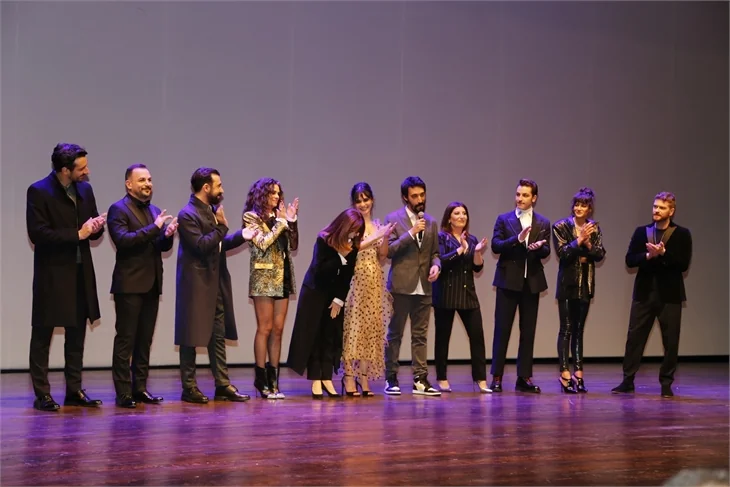 'Biz Böyleyiz'in galasına ünlü isimler akın etti!