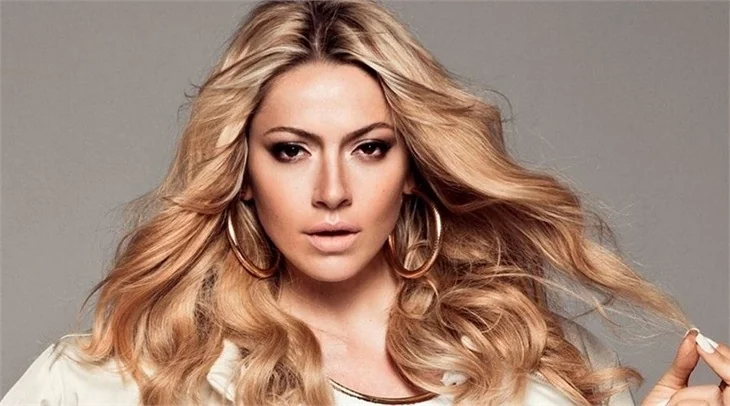 Hadise: "İlk dinlediğimde ağladım"
