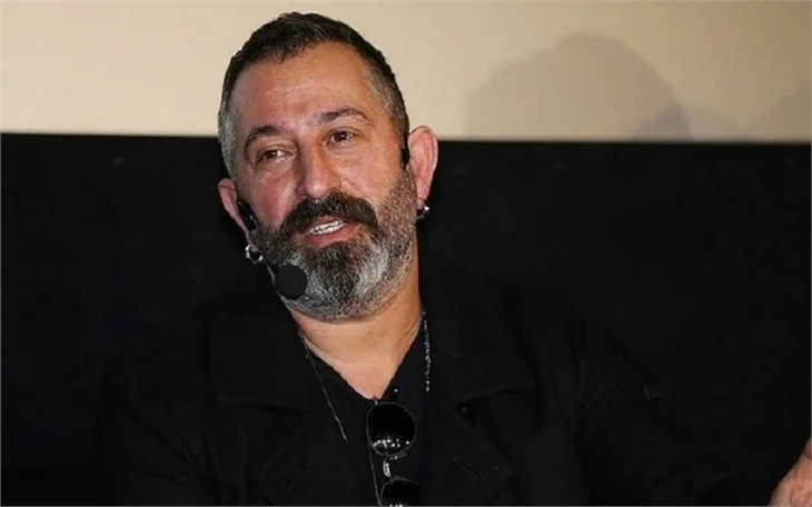 Cem Yılmaz'ın o sözlerine ünlü şarkıcıdan yanıt geldi!