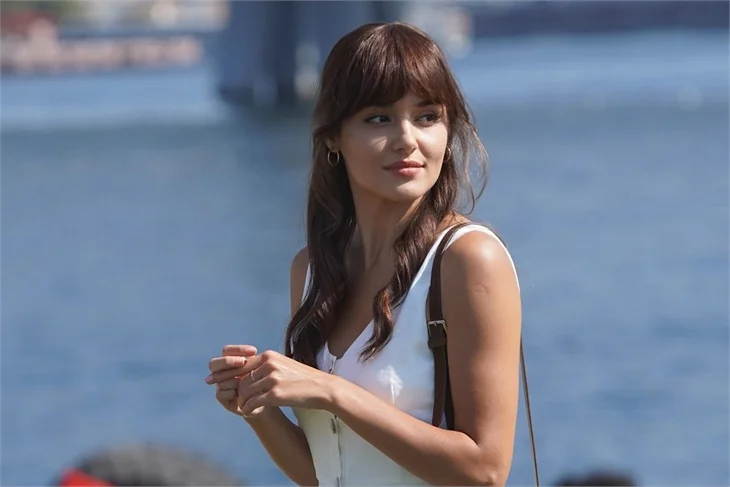 Hande Erçel'den 'Azize' itirafı! Final bile yapamadan yayından kaldırılmıştı!