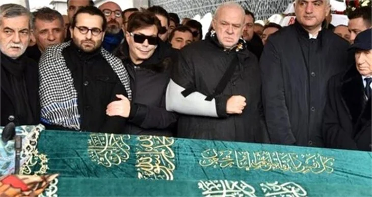 Fatih Ürek acı gününde yalnız kaldı!