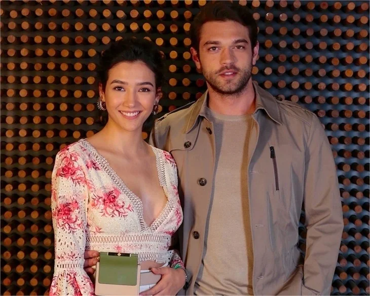 Aybüke Pusat: "Sevgilim de olabilir nişanlım da..."