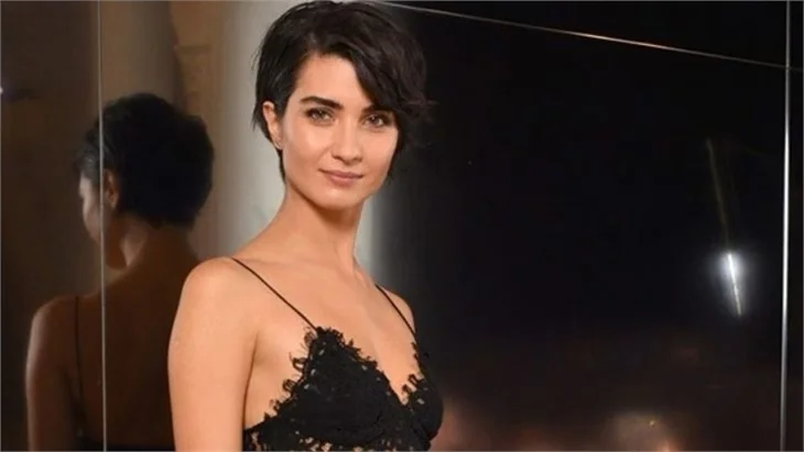 Tuba Büyüküstün'ün korku dolu anları!