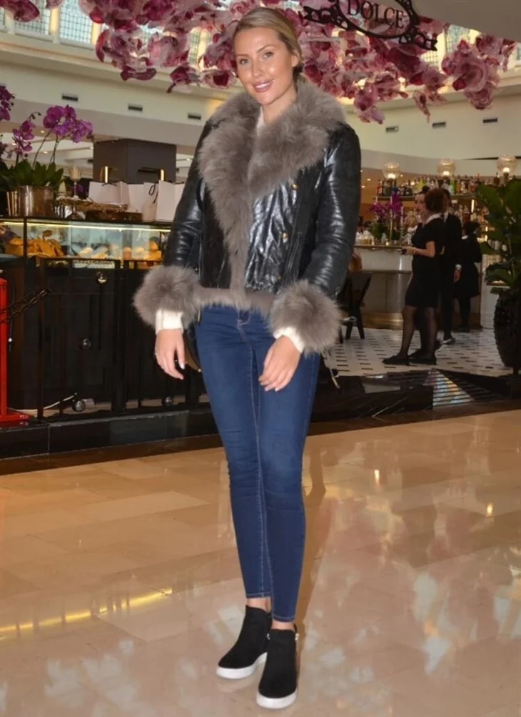 Chloe Loughnan son sözü söyledi: "O iş bitti.."