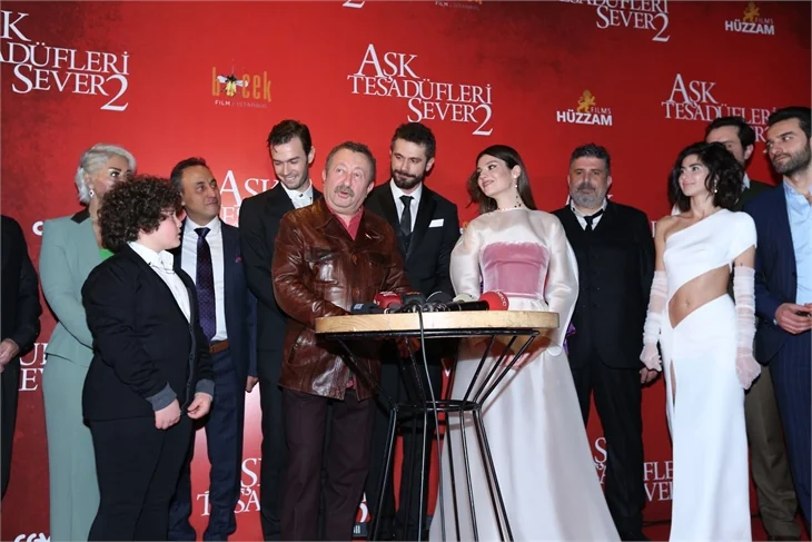 "Aşk Tesadüfleri Sever 2”nin galasına ünlü akını!