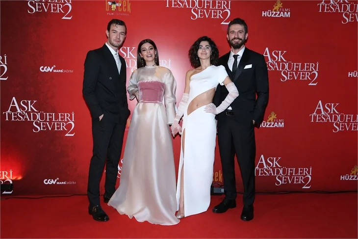 "Aşk Tesadüfleri Sever 2”nin galasına ünlü akını!
