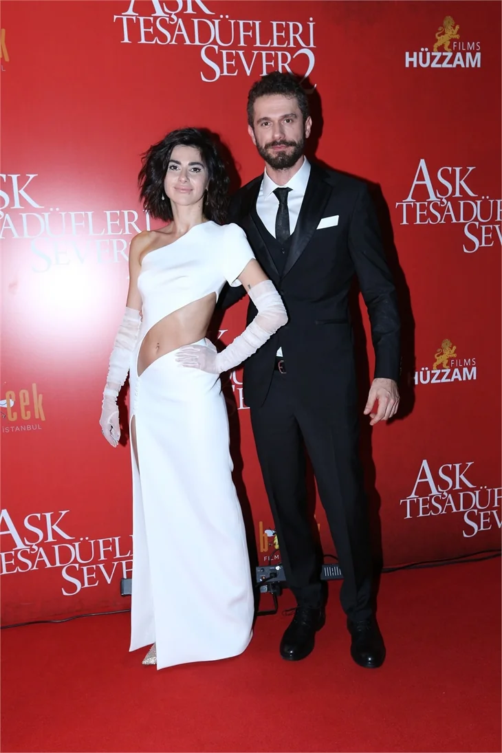 "Aşk Tesadüfleri Sever 2”nin galasına ünlü akını!