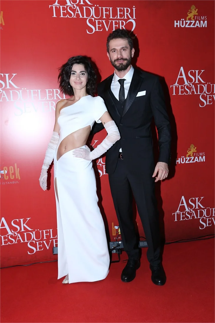 "Aşk Tesadüfleri Sever 2”nin galasına ünlü akını!
