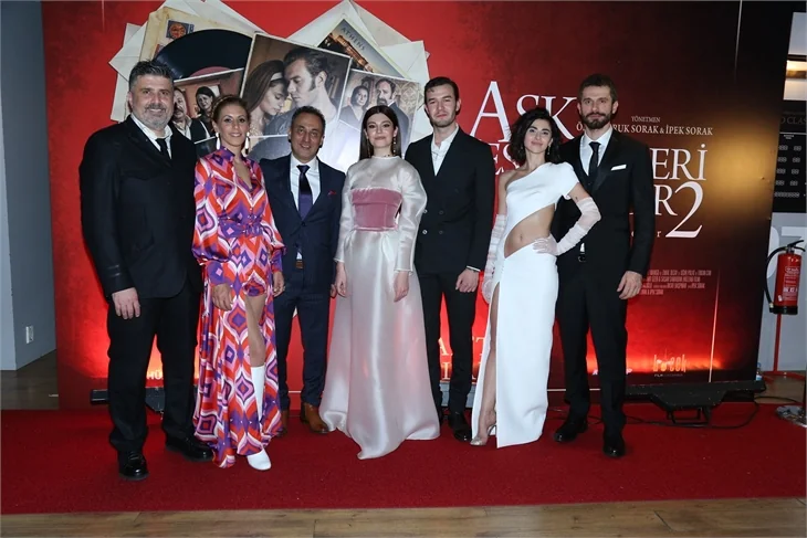 "Aşk Tesadüfleri Sever 2”nin galasına ünlü akını!