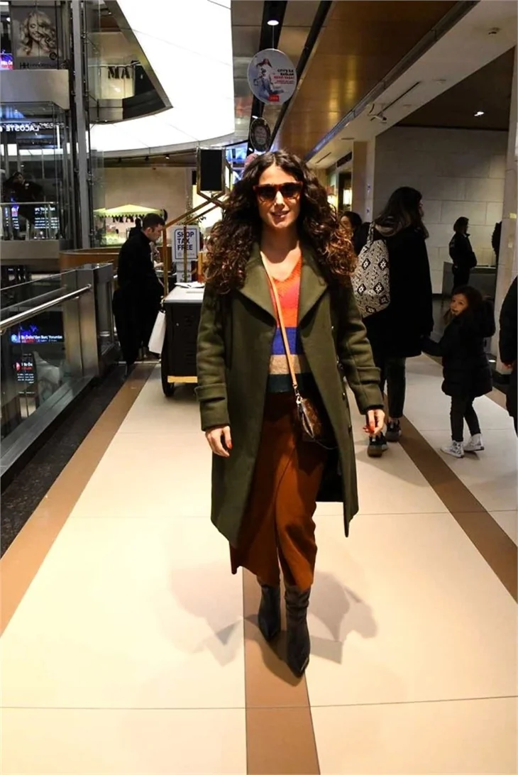 Bebek görüntü! Cansu Tosun, Nişantaşı'nda görüntülendi!