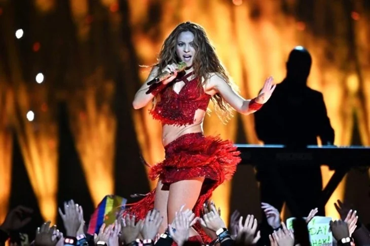 JLo ve Shakira, Super Bowl'da coşturdu!