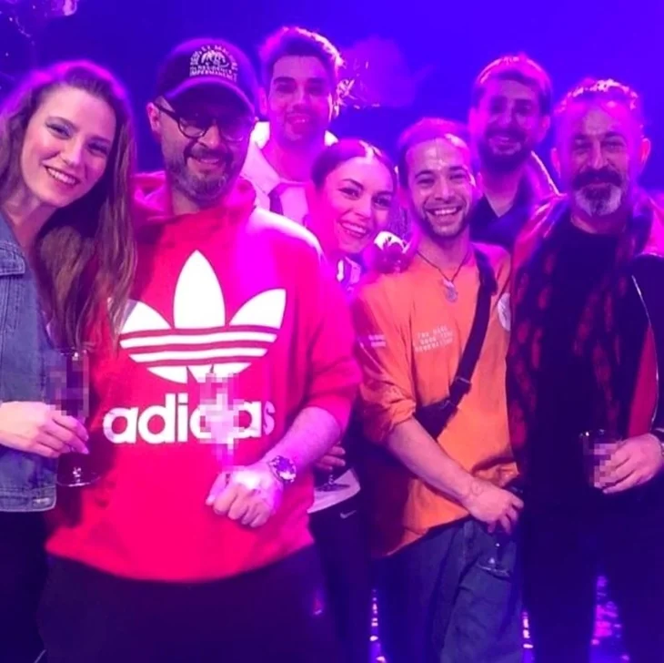 Cem Yılmaz ve Serenay Sarıkaya birlikte görüntülendi!