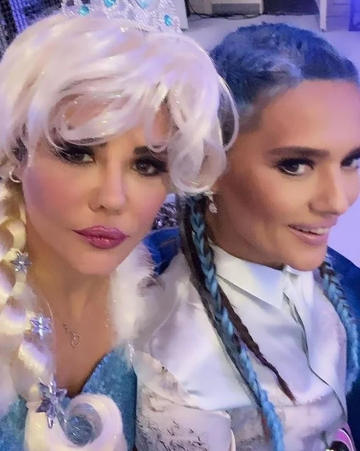 Demet Akalın'dan kızına şahane parti!