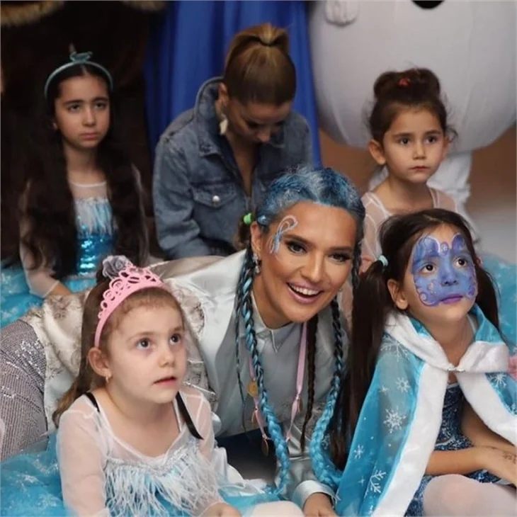Demet Akalın'ın kızı Hira 6 yaşında!