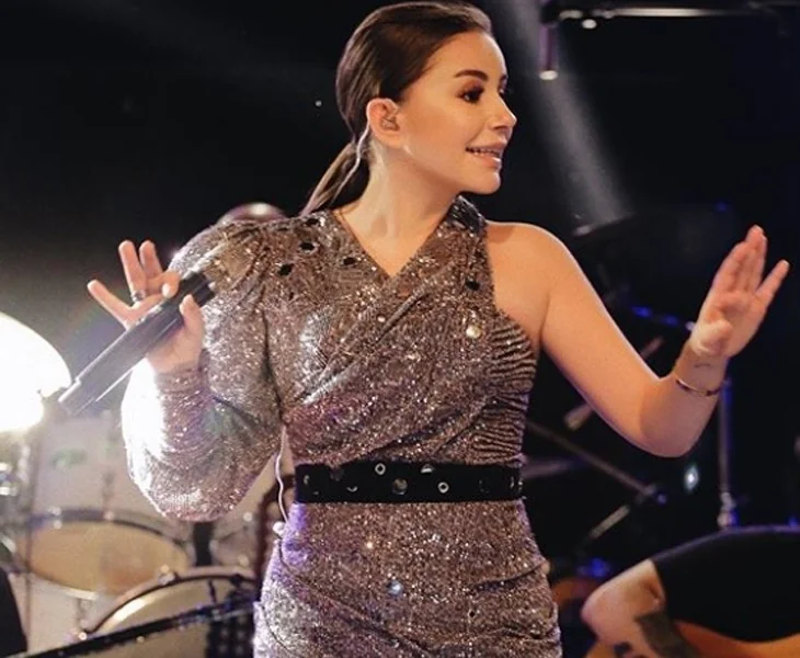 Merve Özbey takipçisini böyle ifşa etti!