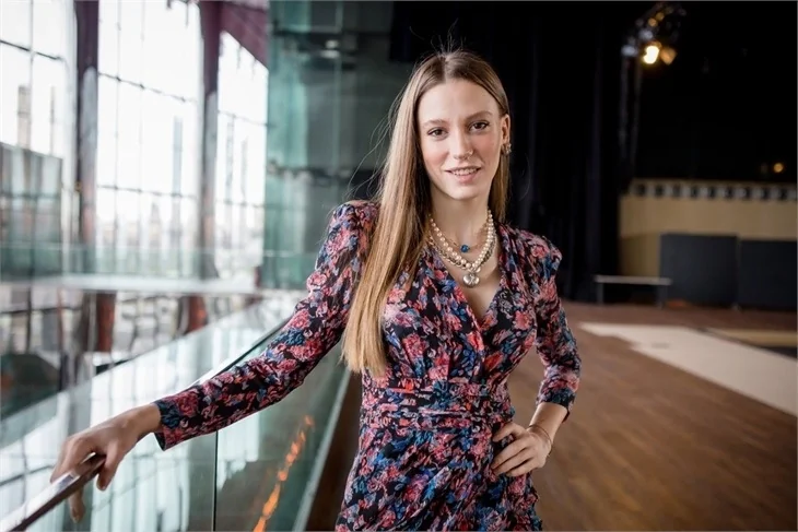 Defne Samyeli, Cem Yılmaz ve Serenay Sarıkaya aşkı ile ilgili konuştu!