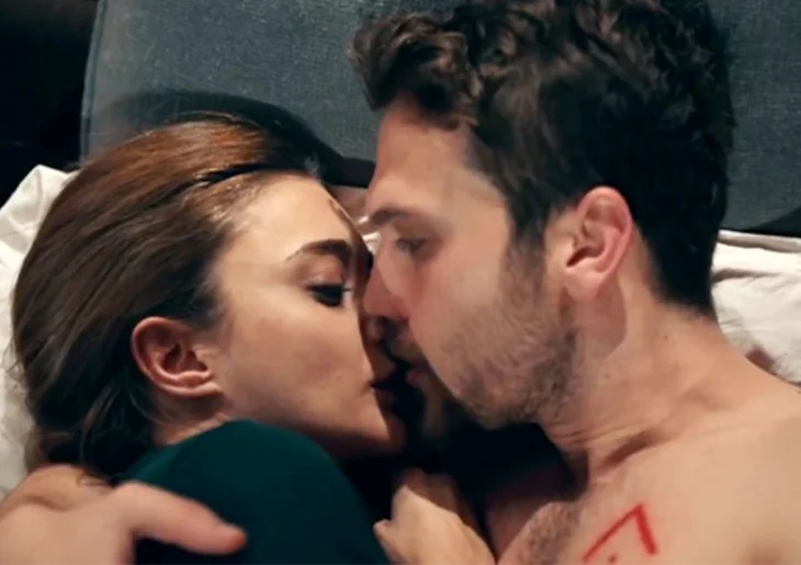 'Çukur'da olay öpücük! Şoke etti!