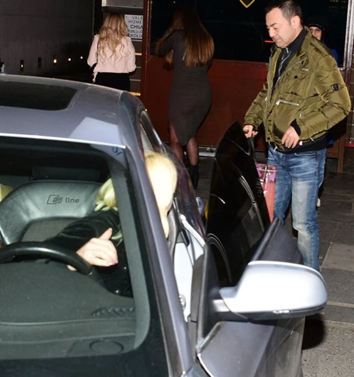 Serdar Ortaç gazetecileri kontrol etti ama... "Gel hayatım! Kimse yok"